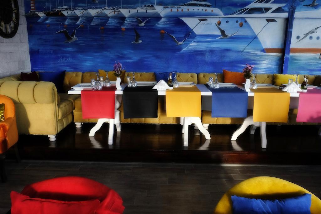 Alp Otel Restaurant คุชุกคูยู ภายนอก รูปภาพ